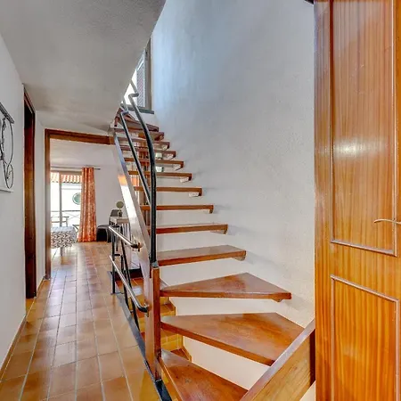 3 Bedrooms Townhouse Lively Area Close To A 公寓 *