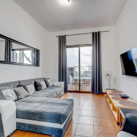 3 Bedrooms Townhouse Lively Area Close To A Apartment
