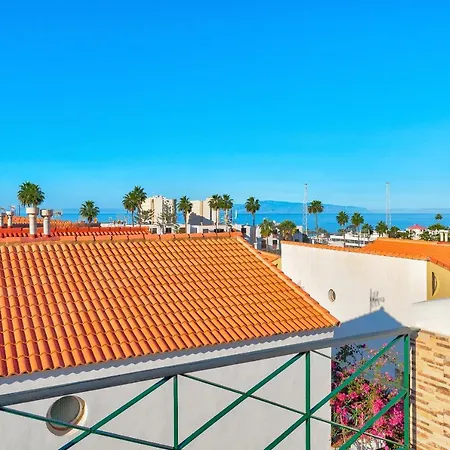 3 Bedrooms Townhouse Lively Area Close To A Apartment Arona (Tenerife)